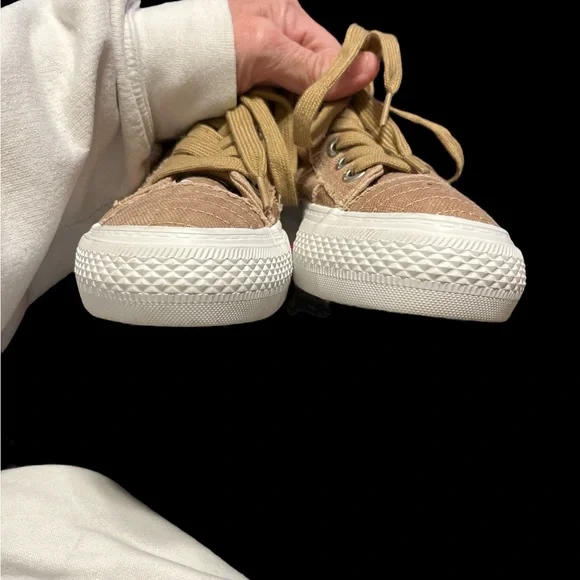 Women’s Blowfish Tan Canvas Sneakers with White Soles - Picture 6 of 7